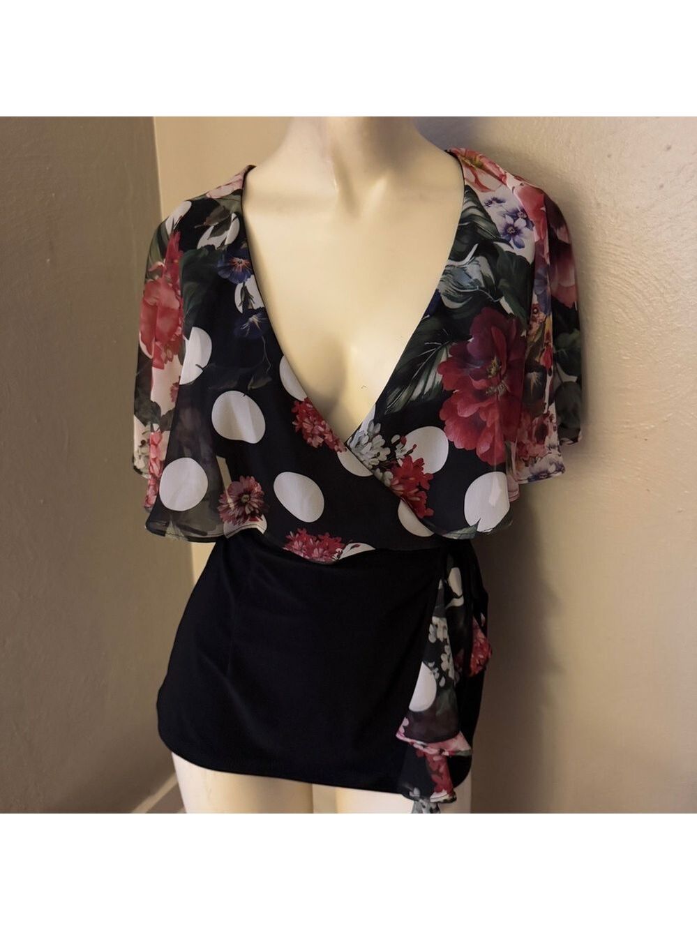 Joseph Ribkoff short sleeve black and floral blouse size 2 nwt